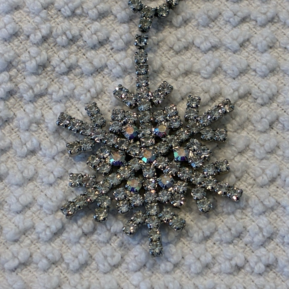 Kirks Folly Silver 16” Snowflake Pendant